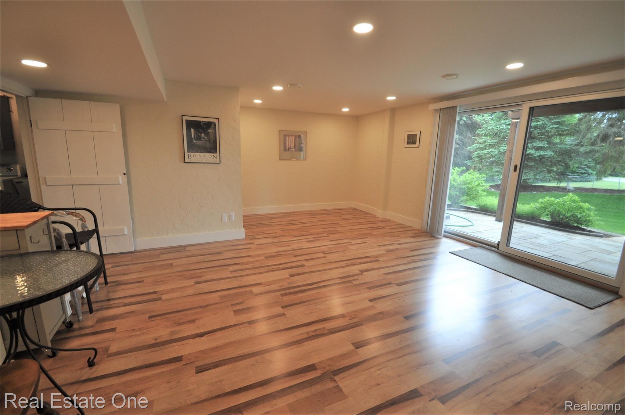 376 Willow Grove Lane, Unit 33 Rochester, MI 48307 - Photo 28 of 44 28.JPG