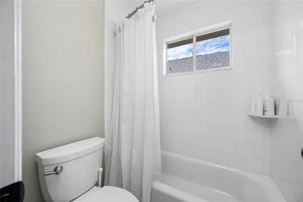 $5,500 | 2808 Southpointe Lane, Tampa, FL 33611