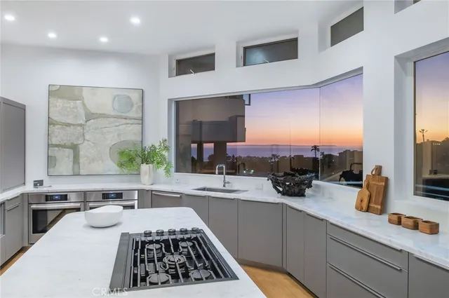 $5,250,000 | 547 Temple Hills Drive, Laguna Beach, CA 92651