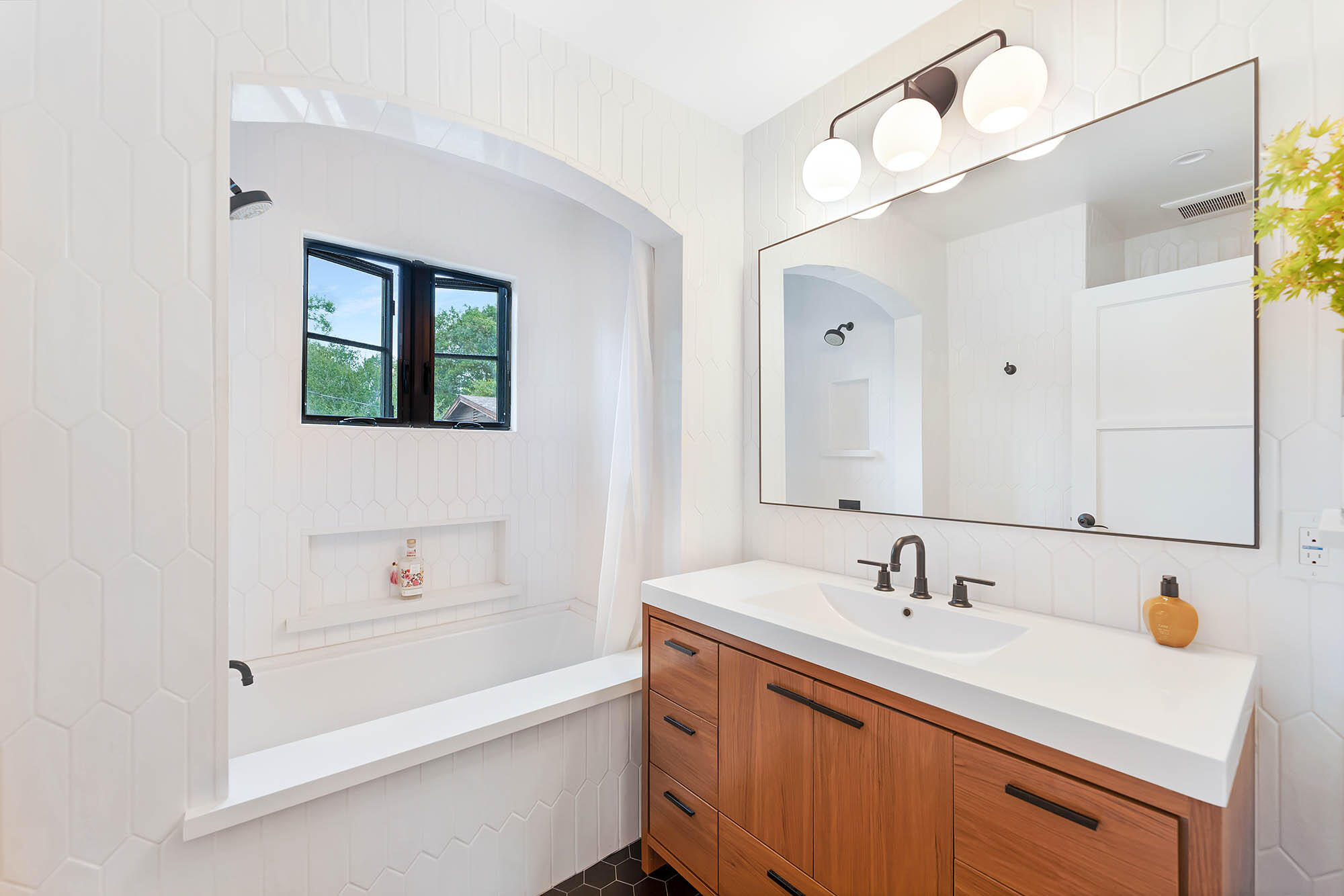 329 Arden Road Santa Barbara, CA 93105 - Photo 5 of 46 Bathroom - 329 Arden Road 93105