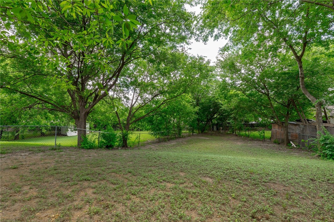 11405 Walnut Ridge Drive, Unit B Austin, TX 78753 - Photo 22 of 25 Gallery Image 22