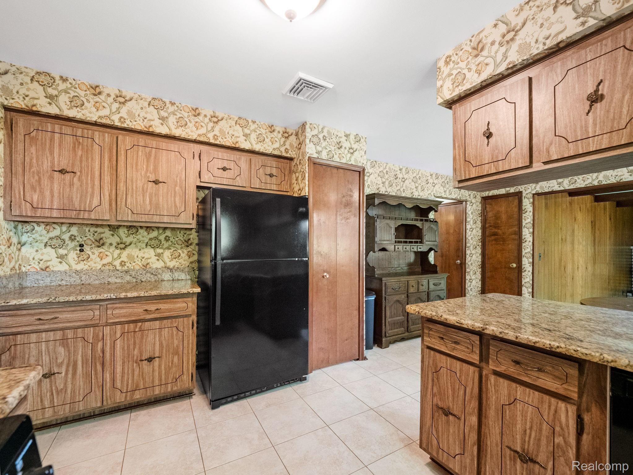 26267 Burg Road Warren, MI 48089 - Photo 12 of 33 Kitchen