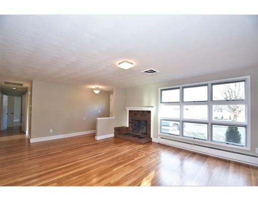 19 Greenview Road Stoneham, MA 02180 - Photo 4 of 16 Gallery Image 4