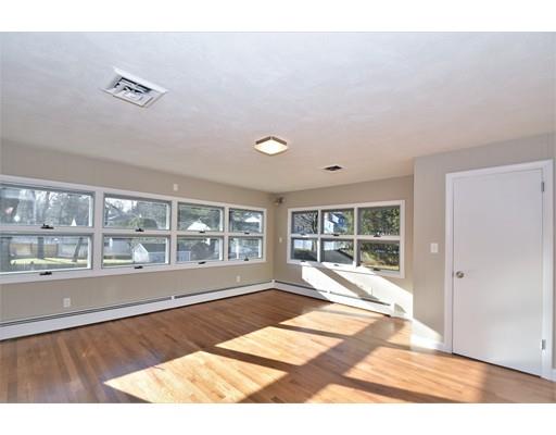 19 Greenview Road Stoneham, MA 02180 - Photo 5 of 16 Gallery Image 5