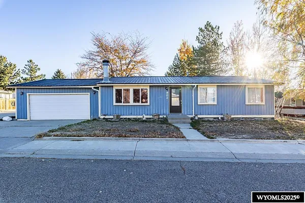 $300,000 | 902 Valley Street, Rock Springs, WY 82901