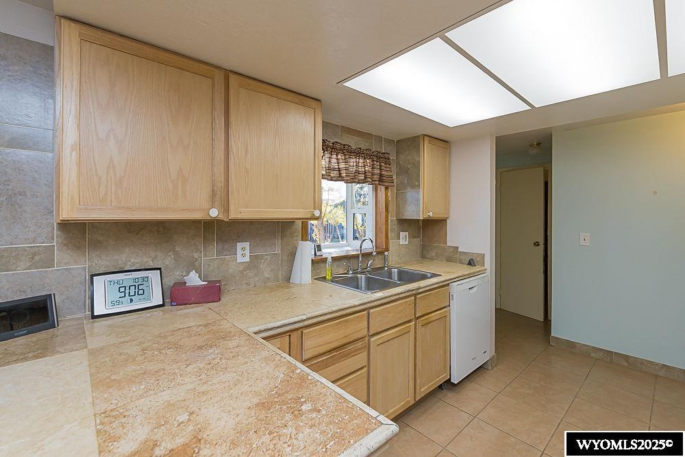 902 Valley Street Rock Springs, WY 82901 - Photo 15 of 43