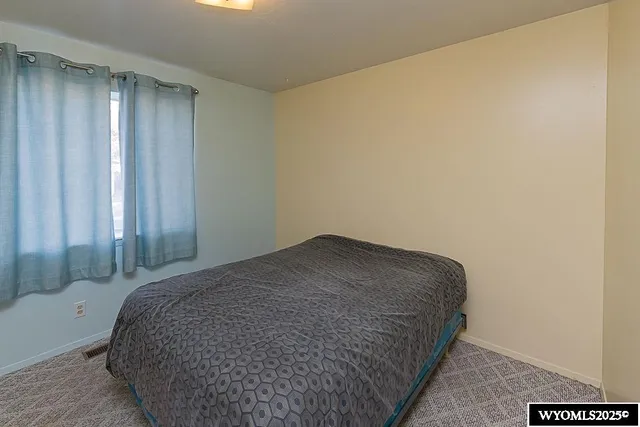 $300,000 | 902 Valley Street, Rock Springs, WY 82901