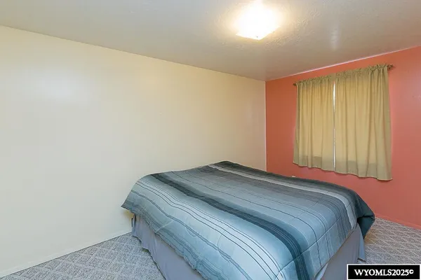 $300,000 | 902 Valley Street, Rock Springs, WY 82901