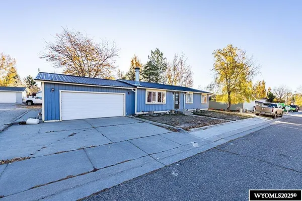 $300,000 | 902 Valley Street, Rock Springs, WY 82901