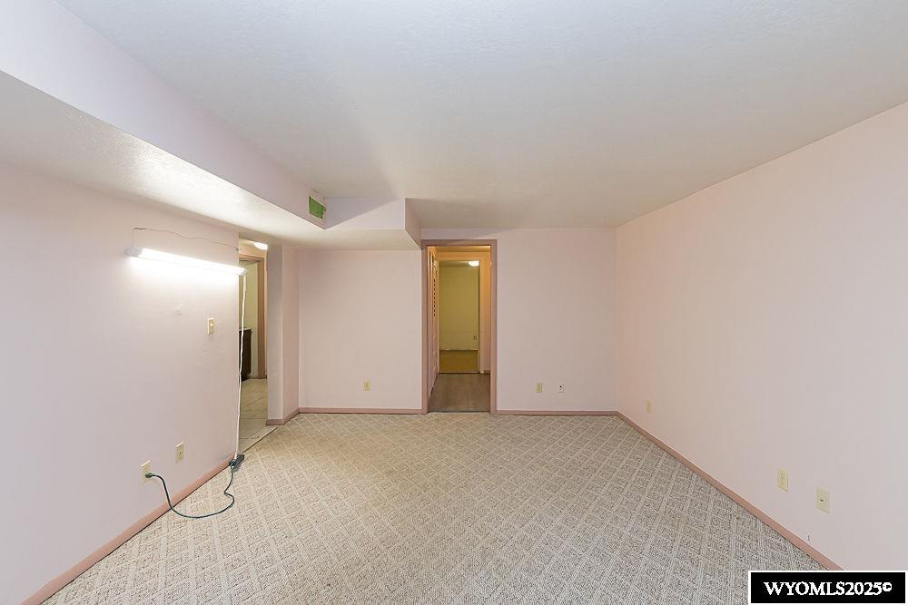 902 Valley Street Rock Springs, WY 82901 - Photo 33 of 43