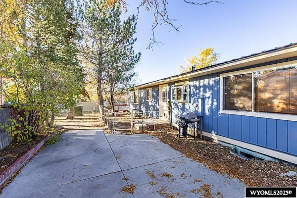 $300,000 | 902 Valley Street, Rock Springs, WY 82901