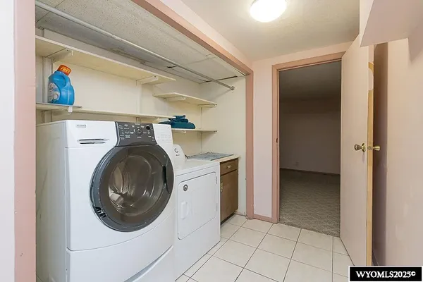 $300,000 | 902 Valley Street, Rock Springs, WY 82901