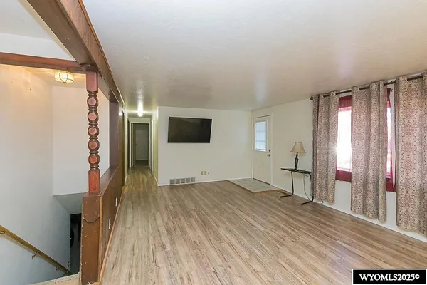 $300,000 | 902 Valley Street, Rock Springs, WY 82901