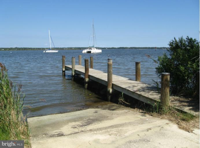 876 Hillside Avenue Edgewater, MD 21037 - Photo 18 of 20 Boat launch - South River