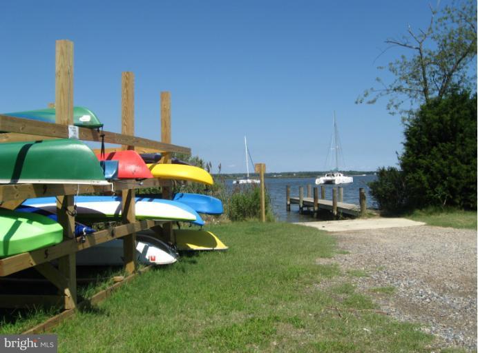 876 Hillside Avenue Edgewater, MD 21037 - Photo 19 of 20 Kayak/ Canoe Rack