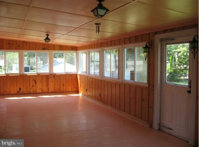 876 Hillside Avenue Edgewater, MD 21037 - Photo 6 of 20 Sunroom addition