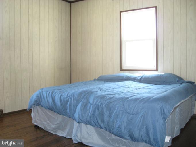 876 Hillside Avenue Edgewater, MD 21037 - Photo 7 of 20 Bedroom 1 on Main Floor