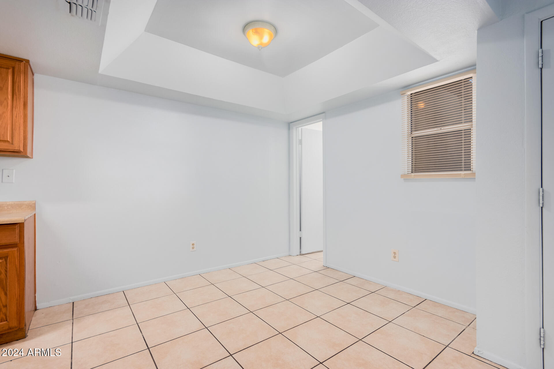 4425 East Riverside Street Phoenix, AZ 85040 - Photo 8 of 17 Dining area