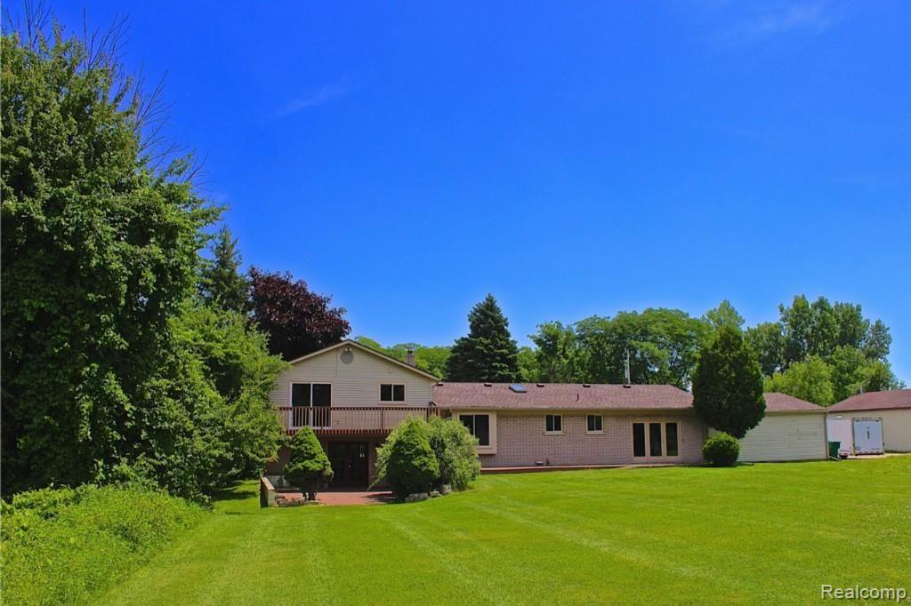 54701 Bates Road New Baltimore, MI 48051 - Photo 11 of 41 b10.jpg