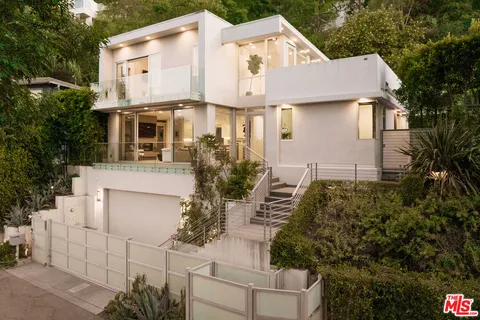 $2,475,000 | 7350 Pacific View Drive, Los Angeles, CA 90068