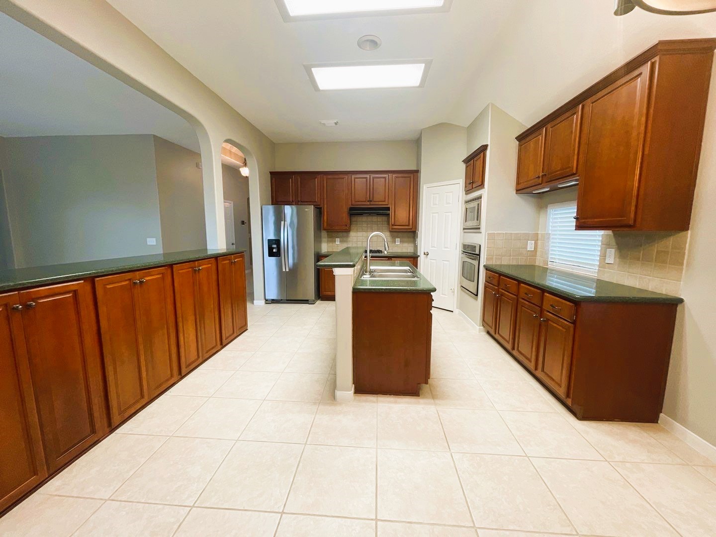 19806 Shavon Springs Drive Spring, TX 77388 - Photo 3 of 36