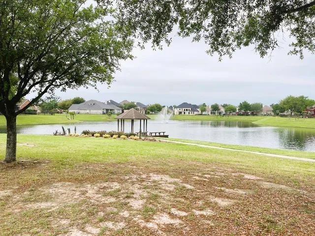 $2,395 | 19806 Shavon Springs Drive, Spring, TX 77388