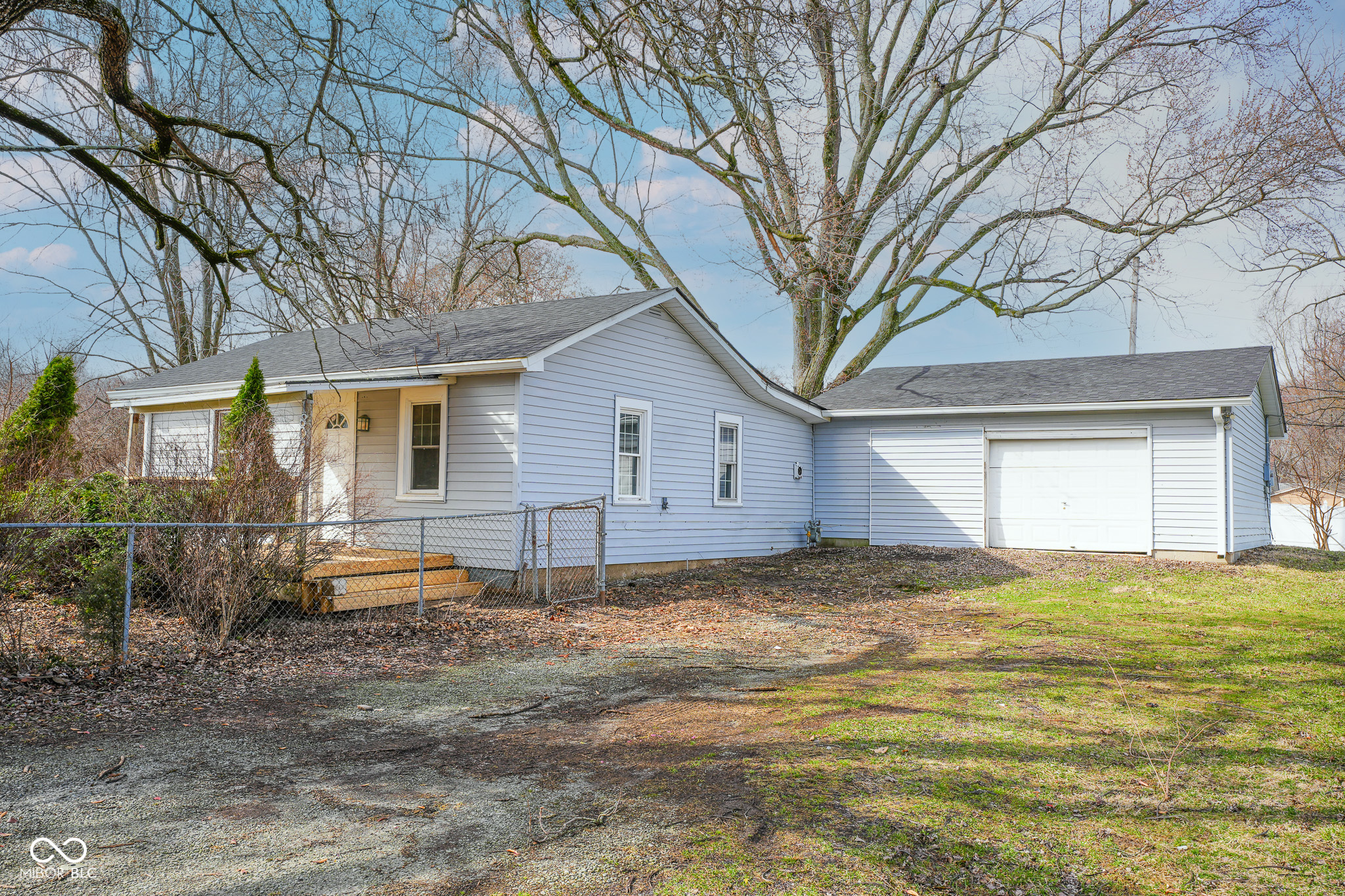 1807 Walton Street Anderson, IN 46016 - Photo 3 of 19