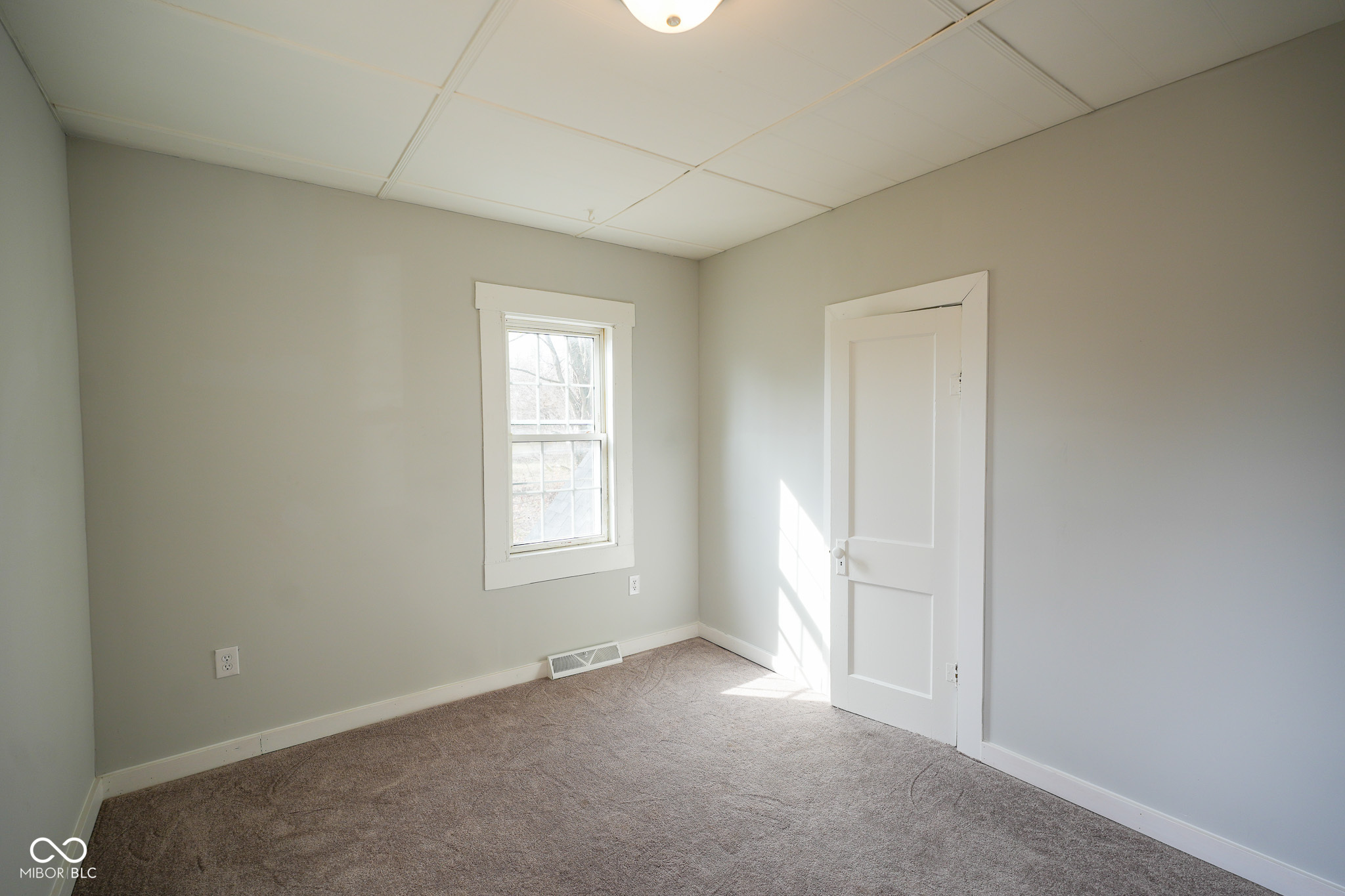1807 Walton Street Anderson, IN 46016 - Photo 8 of 19