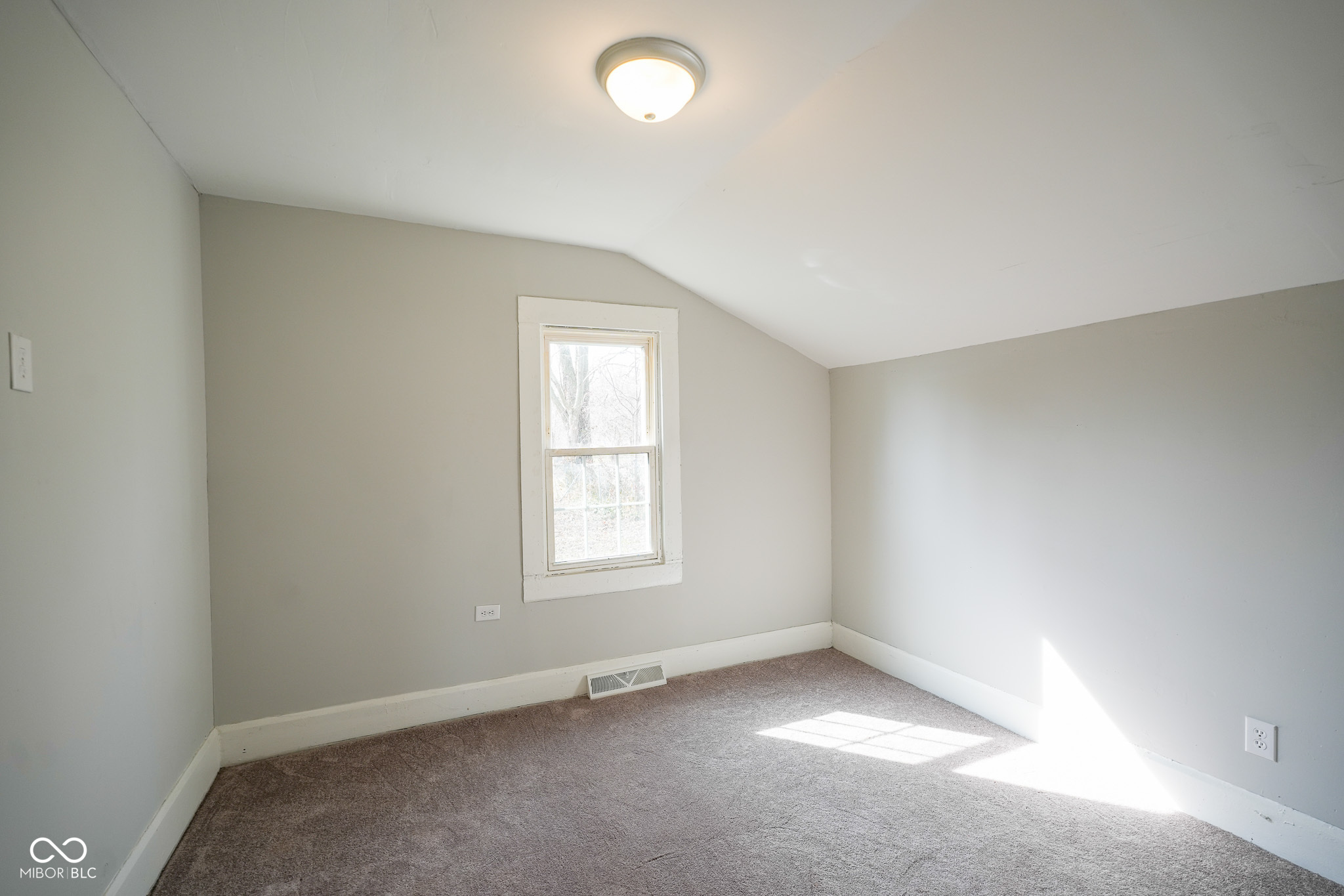 1807 Walton Street Anderson, IN 46016 - Photo 10 of 19