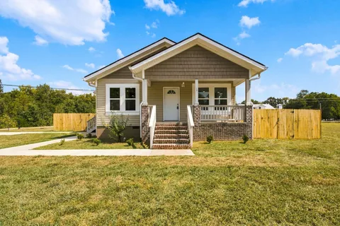 $224,998 | 125 Front Street North, Cowan, TN 37318