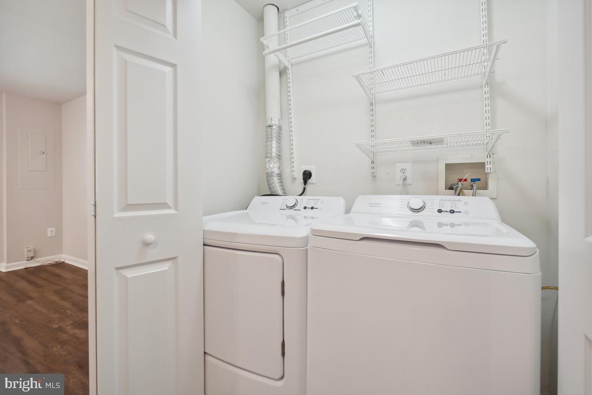4615 Ripley Manor Terrace Olney, MD 20832 - Photo 24 of 30 Washer & dryer