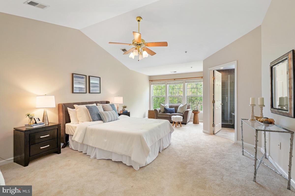 4615 Ripley Manor Terrace Olney, MD 20832 - Photo 4 of 30 Huge primary BR with sitting area!
