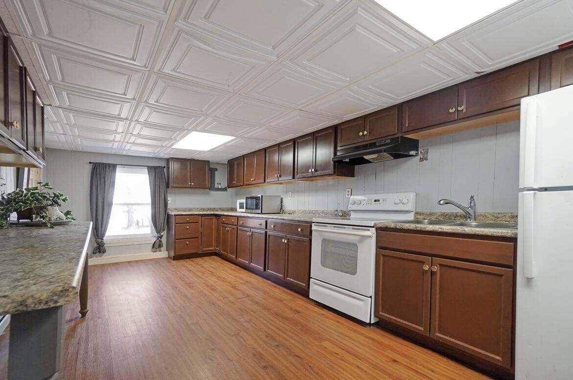 138 Summer Street Biddeford, ME 04005 - Photo 8 of 27 Image (3)