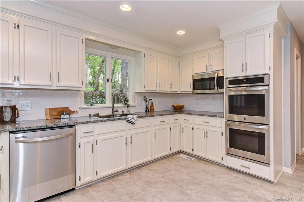 533 Harrogate Road Matthews, NC 28105 - Photo 5 of 23 Gallery Image 5