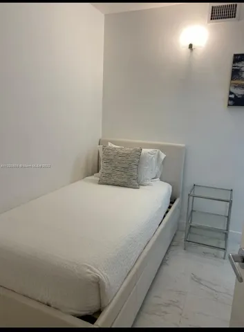 $15,000 | 2301 Collins Avenue, Unit 1503, Miami Beach, FL 33139