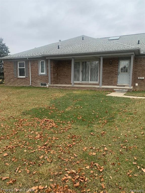 48711 Bridgeview Court Utica, MI 48315 - Photo 1 of 17