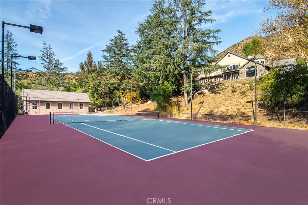 28600 Wagon Road Agoura Hills, CA 91301 - Photo 40 of 44 a view of a tennis court