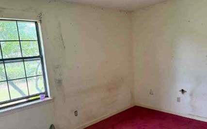 1502 Hall Street Bainbridge, GA 39819 - Photo 15 of 15 a small space with a window