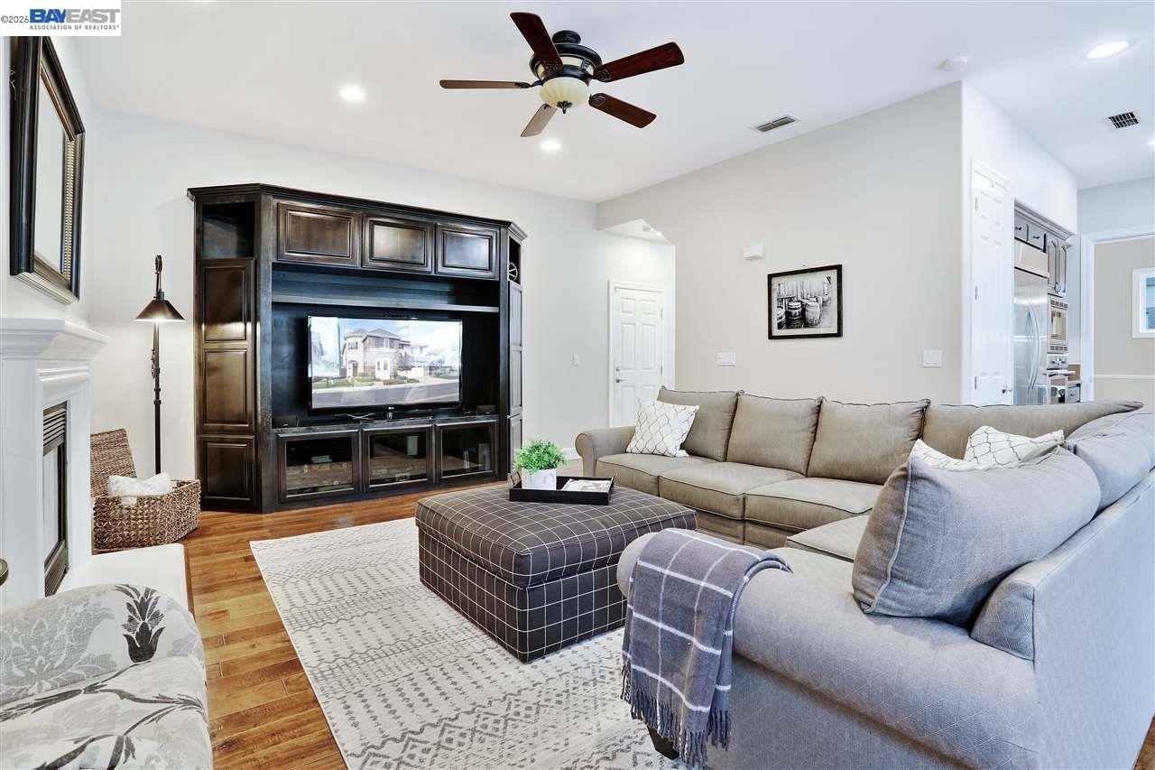 4899 Landmark Way Dublin, CA 94568 - Photo 9 of 40