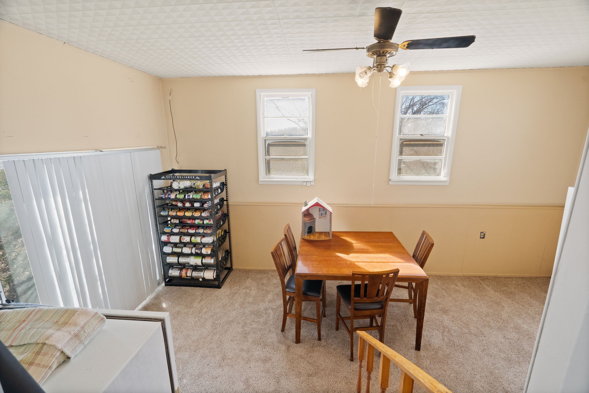 5915 Keysburg Road Adams, TN 37010 - Photo 7 of 26 a dining room with furniture and window