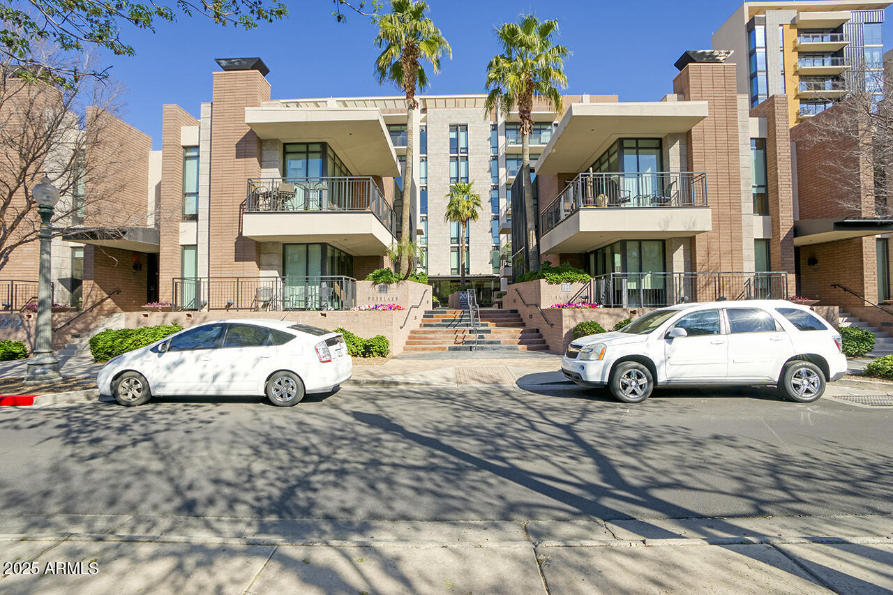 208 W PORTLAND ST 460