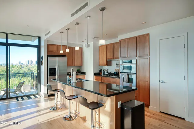 $3,975 | 208 West Portland Street, Unit 460, Phoenix, AZ 85003