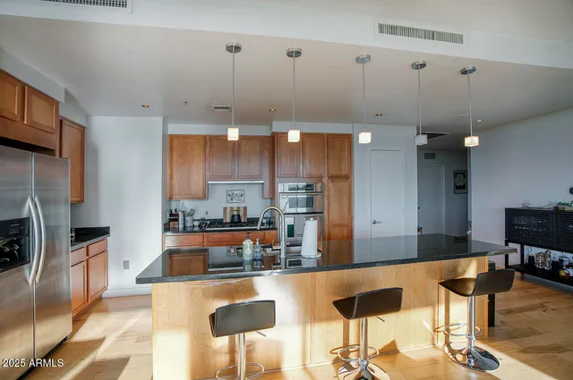 $3,975 | 208 West Portland Street, Unit 460, Phoenix, AZ 85003