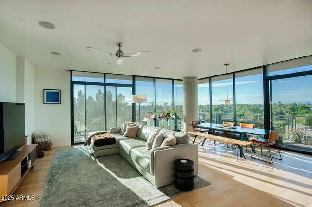 $3,975 | 208 West Portland Street, Unit 460, Phoenix, AZ 85003