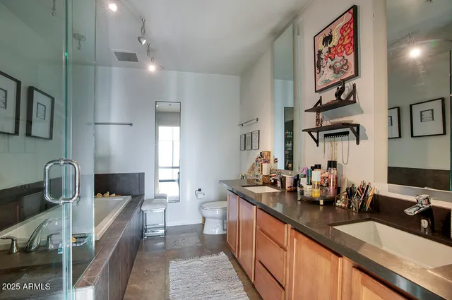 $3,975 | 208 West Portland Street, Unit 460, Phoenix, AZ 85003