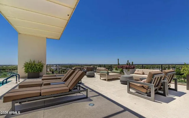 $3,975 | 208 West Portland Street, Unit 460, Phoenix, AZ 85003