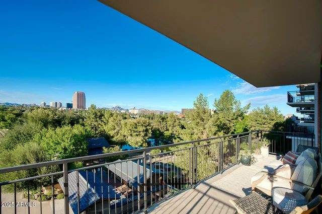 $3,975 | 208 West Portland Street, Unit 460, Phoenix, AZ 85003