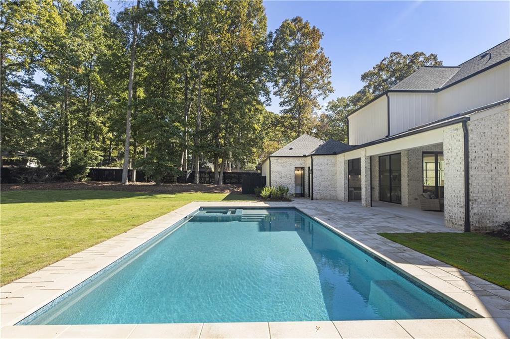 141 N Trace Alpharetta, GA 30009 - Photo 2 of 92