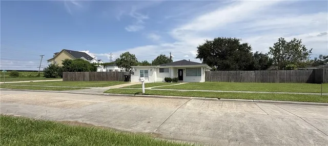 $250,000 | 225 Nutria Drive, Arabi, LA 70032