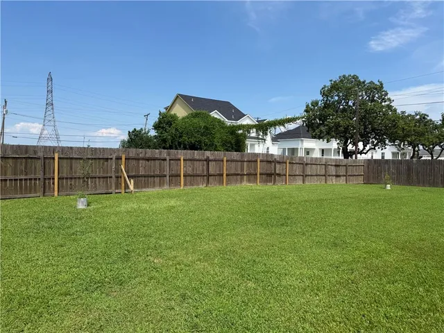 $250,000 | 225 Nutria Drive, Arabi, LA 70032